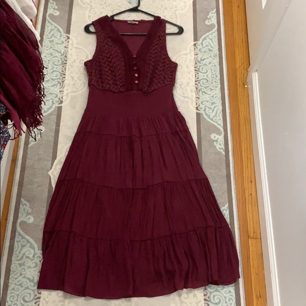 New w/out tags burgundy mid height Dress